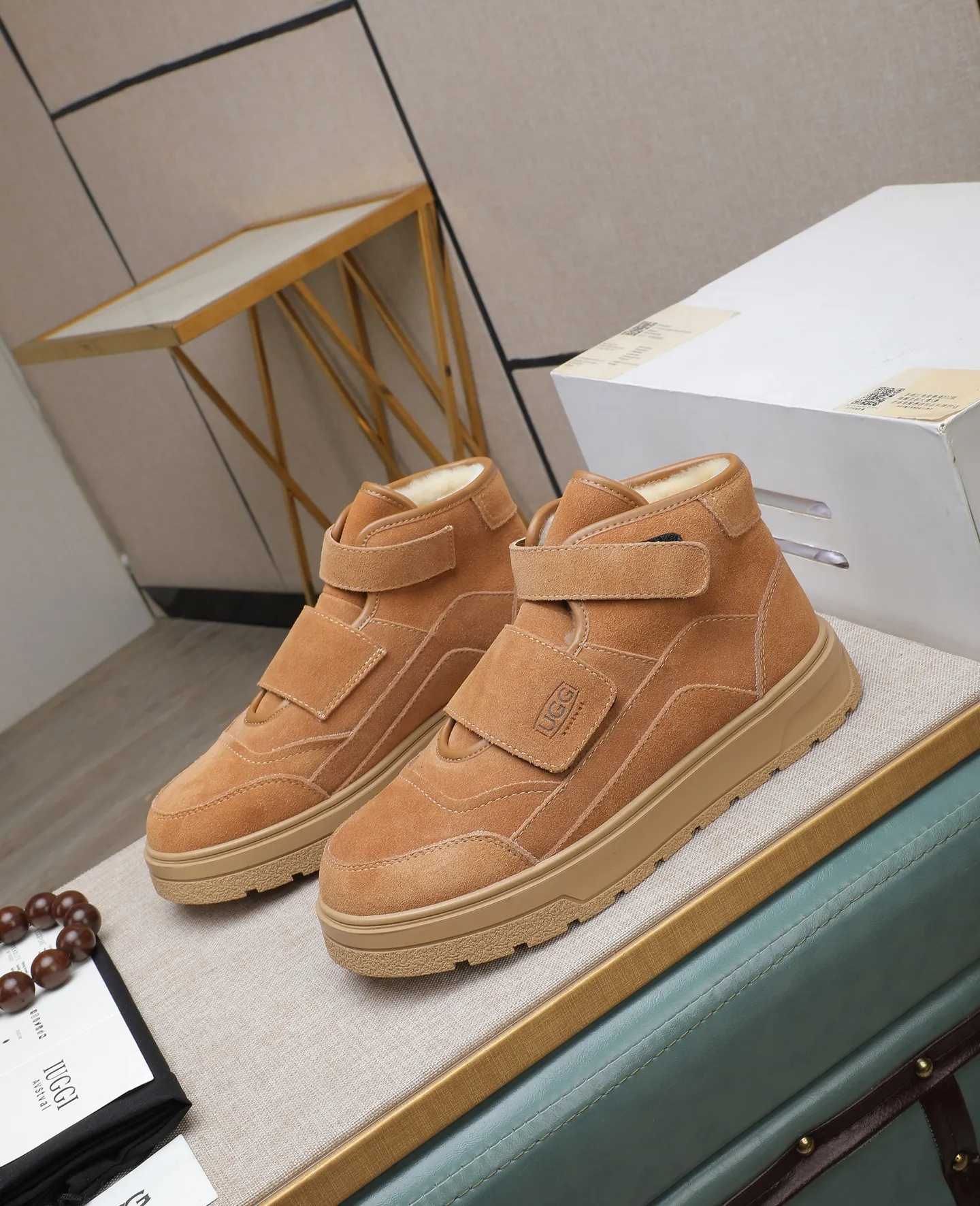 Men's shoes 💰600 IUGGI new retro presbyopia men's shoes, casual and versatile, full of high-end sense, fashionable, luxury and personalized style, joint style, retro presbyopia factor, full of handsome style, first layer suede cowhide, wool lining, rubber outsole, light and non-slip size: 39-44